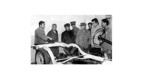 80年代初，交通部副部長王展義來我校檢查指導工作