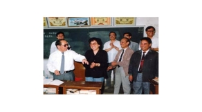 部長黃鎮(zhèn)東、內蒙自治區(qū)副主席沈淑濟慰問藏班師生