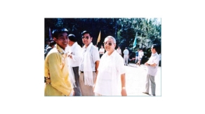 交通廳副廳長姚尚宏、呼市副市長連輯看望藏族學(xué)生